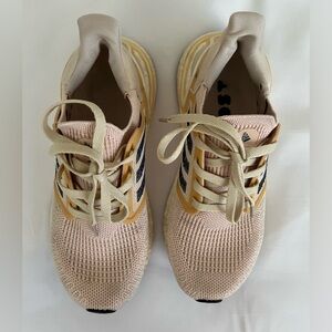 Adidas Women’s UltraBoost 20 Size 7
